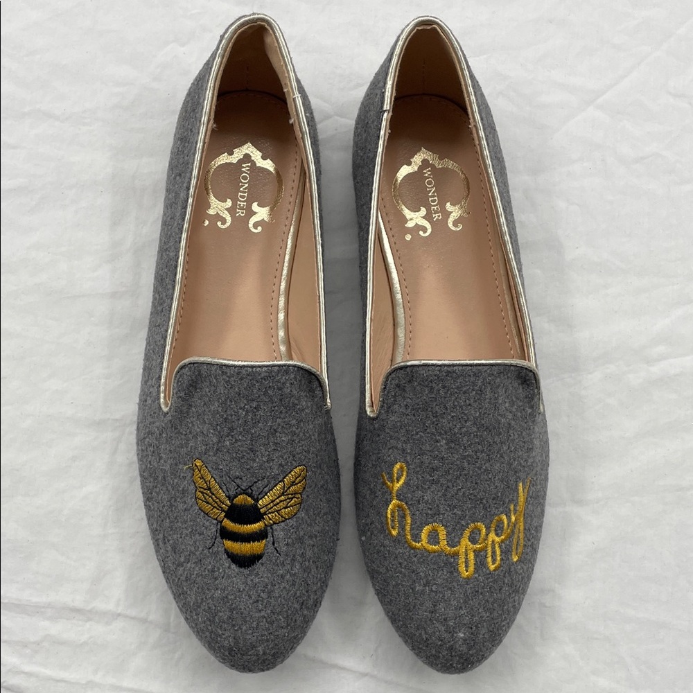 NEW! C. Wonder Bee Happy Embroidered Slip-On Comfy Flats Heather Gray. 7.5.